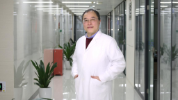 練一雙“圣手” 為健康“骨”勁——記重慶醫科大學附屬第一醫院骨科主任醫師張健