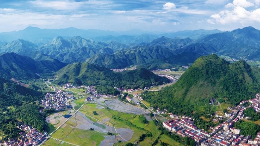 奮進強國路 闊步新征程·老區(qū)行丨從“靠山毀山”到“靠山養(yǎng)山”——湖南攸縣“護綠”惠民見聞