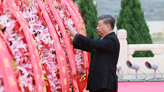 烈士紀念日向人民英雄敬獻花籃儀式在京隆重舉行 習近平等黨和國家領(lǐng)導人出席