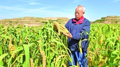 輝煌75載 與共和國同成長的勞動(dòng)模范 | 張雷威：“老黃?！蓖爻鲋赂宦? title=