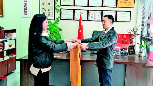 工會律師全程協助 她拿回了父親的164萬元工亡賠償
